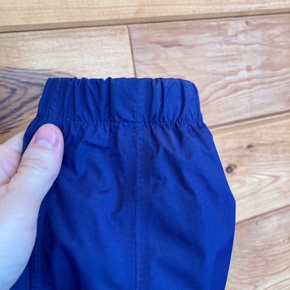 North Face Resolve Rain Jacket - Picture 4 of 8